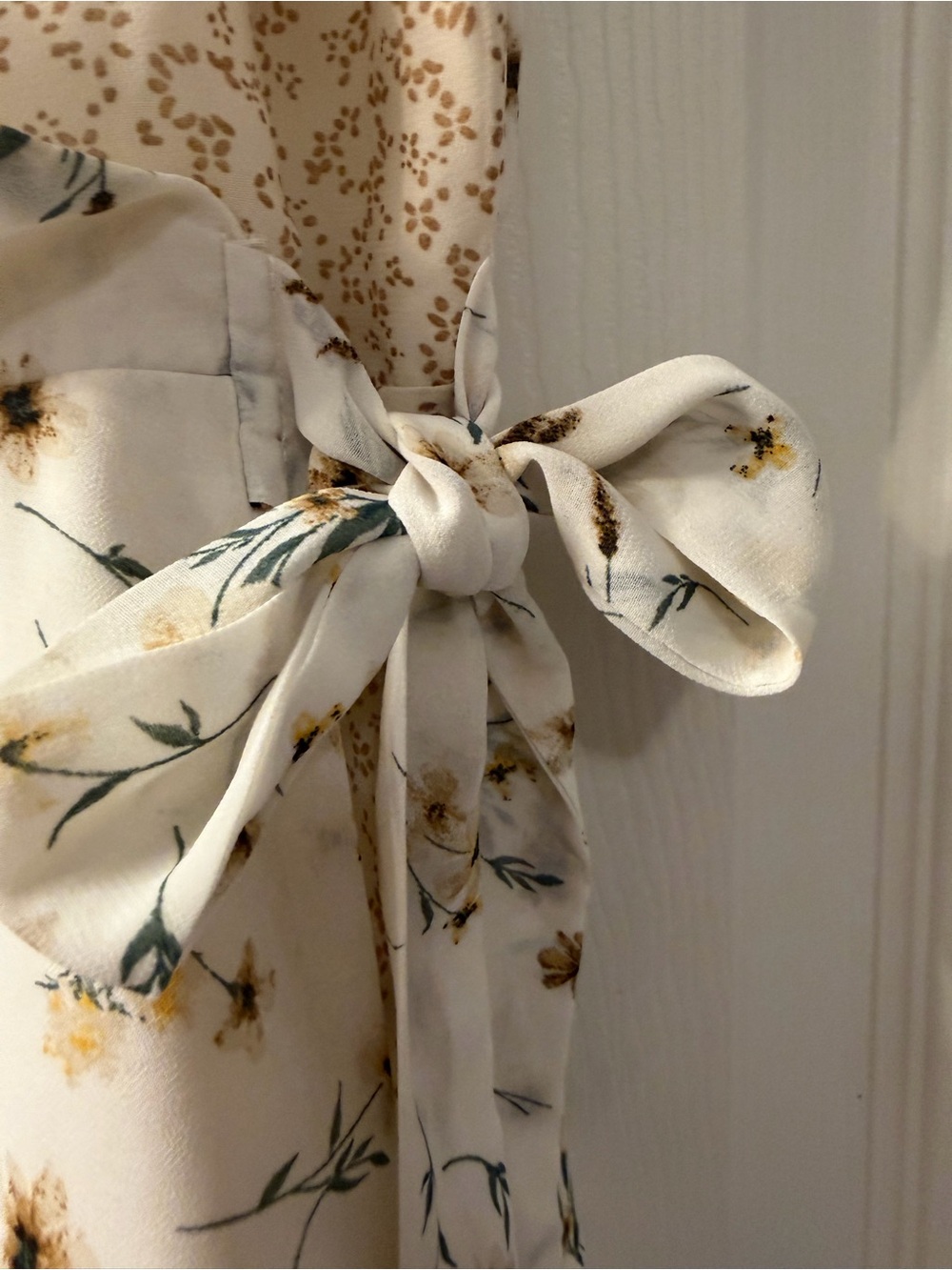 Paper Crane Floral Wrap Cami Peplum Tank Top Size Medium - Picture 2 of 7